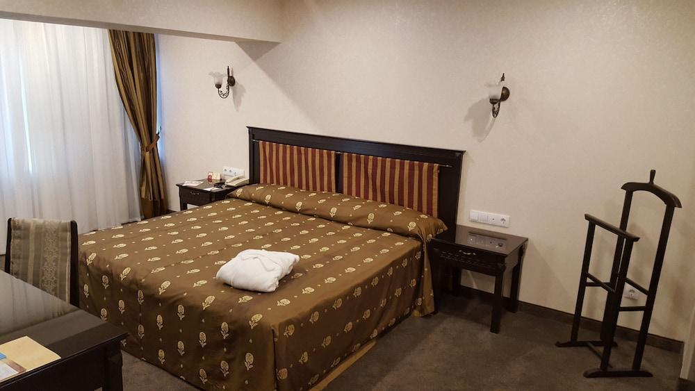 Grand Mir Hotel Ташкент Екстериор снимка